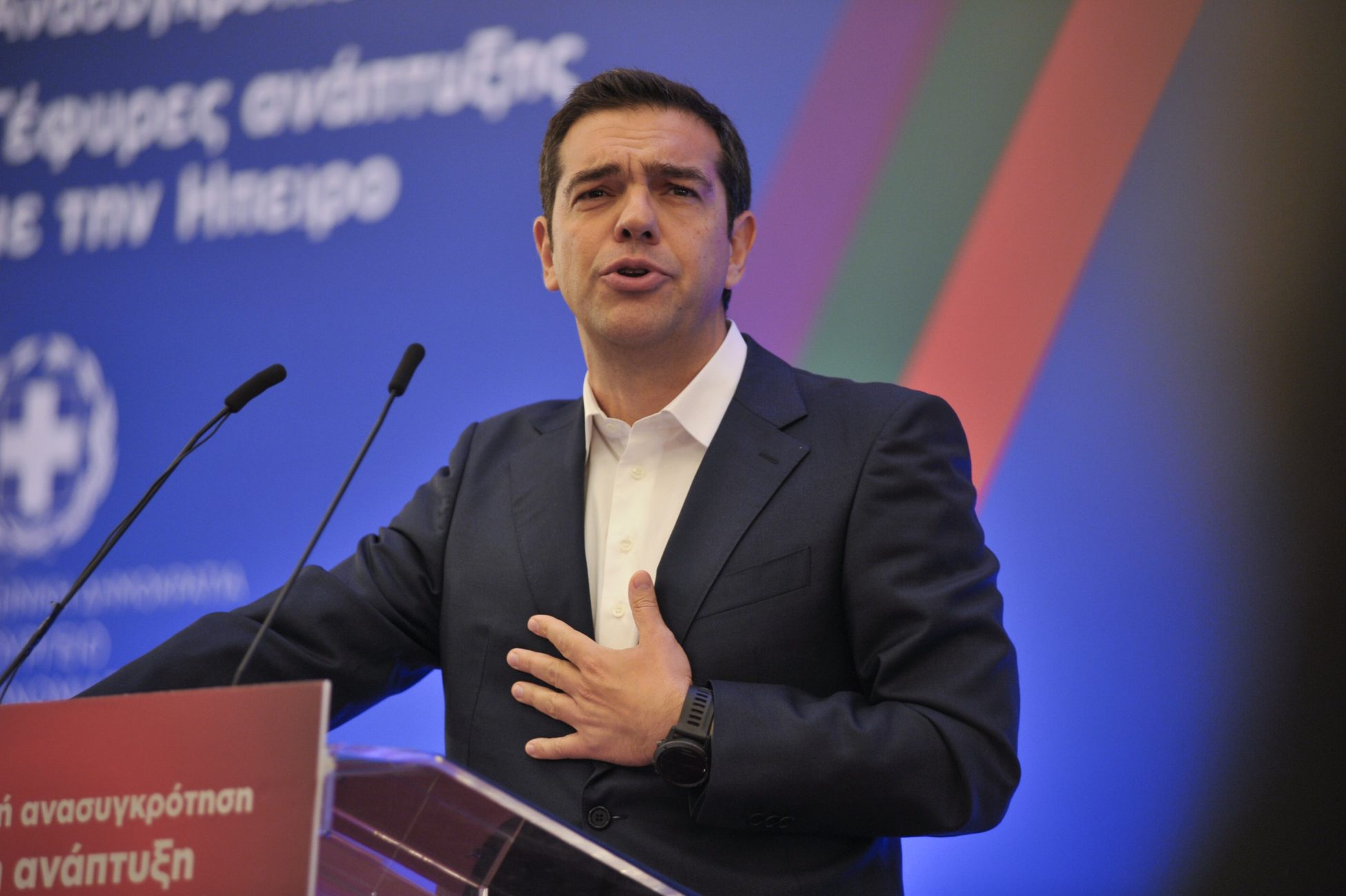 «Μυρωδιά» εκλογών από την παροχολογία Τσίπρα στους αγρότες