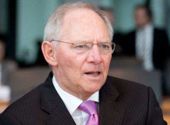 Σόιμπλε: Δεν διατάξαμε κανέναν να κόψει τις συντάξεις