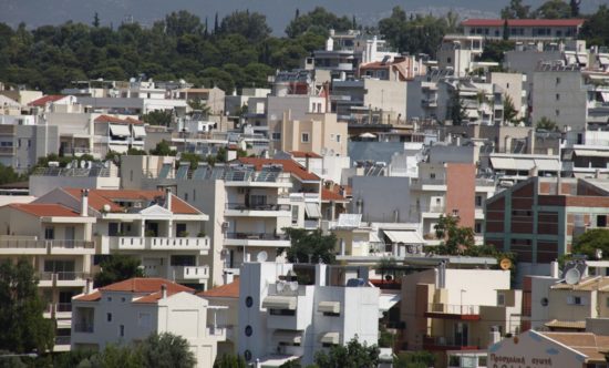 «Καταργούν» τον ΕΝΦΙΑ, αλλά φέρνουν τον Φόρο Μεγάλης Ακίνητης Περιουσίας