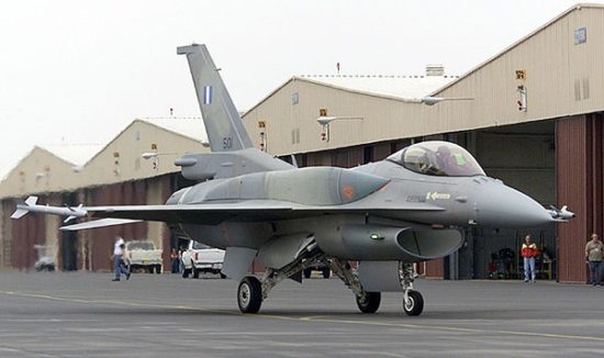 Οκτώ χρόνια θα χρειαστεί η αναβάθμιση των F-16 – Τι αναμένουν να εισπράξουν