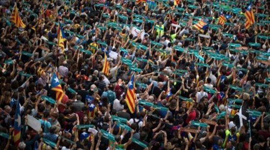 Από το «ωσαννά», στο «σταύρωσον»: διαδηλωτές ζητούν φυλάκιση του Πουτζδεμόν