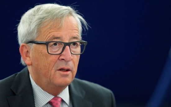 Γιούνκερ: Ο Σόιμπλε τάχθηκε υπέρ της Ελλάδας την κρίσιμη στιγμή