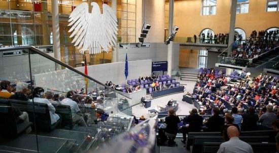 Σόιμπλε: Απαγορεύεται το Twitter και οι φωτογραφίες εντός της Βουλής!