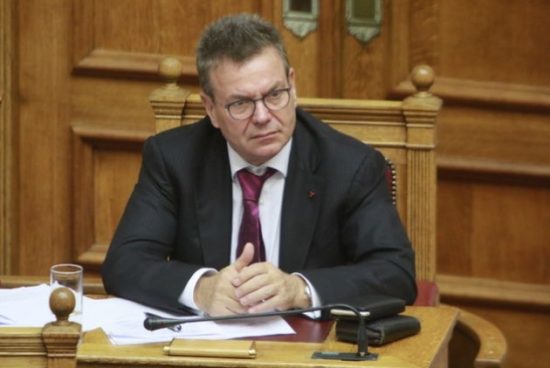 Πετρόπουλος: Το 9,5% των συνταξιούχων παίρνει διπλές ή τριπλές συντάξεις