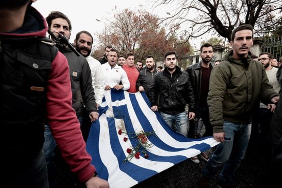 Πολυτεχνείο: Ειρηνική πορεία από 11.000 διαδηλωτές σε Αθήνα-«φρούριο»