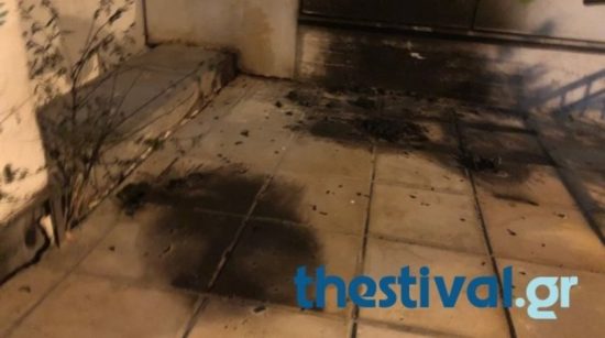Επίθεση με μολότοφ σε κλούβα των ΜΑΤ στη Θεσσαλονίκη