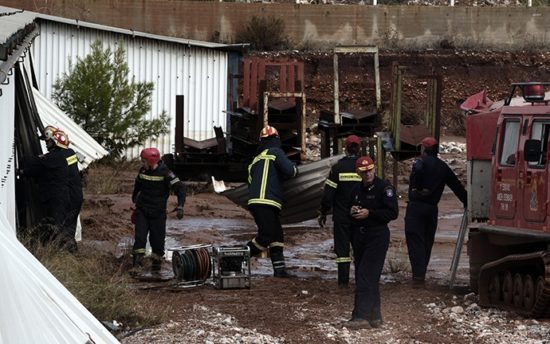 Εξακολουθούν να αγνοούνται δύο άνθρωποι στη Μάνδρα