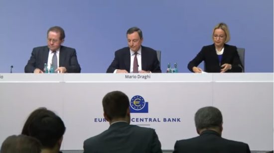 Ντράγκι: Στο «χέρι» της Ελλάδας η απόφαση για τέταρτο πρόγραμμα