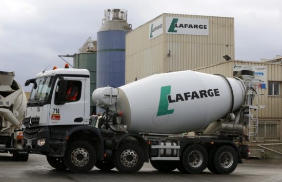 Τρία πρώην στελέχη της Lafarge διώκονται για το σκάνδαλο με τους τζιχαντιστές