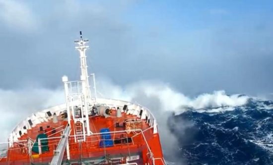 Μετ’ εμποδίων οι ακτοπλοϊκές συγκοινωνίες