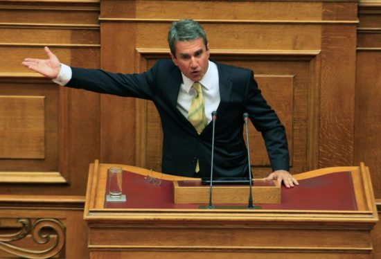 Βουλή: Νέα έγγραφα από τον Λοβέρδο για την υπόθεση πώλησης βλημάτων στη Σ. Αραβία