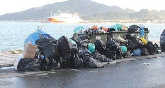 Ζάκυνθος: Μαζεύουν και πάλι τα σκουπίδια μετά από δυο μήνες