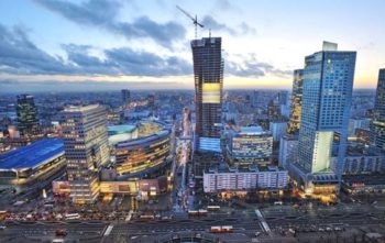 Πολωνία: «Πολιτική, όχι νομική» η απόφαση της ΕΕ για επιβολή κυρώσεων