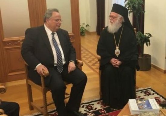 Κοτζιάς: Η αλβανική υπηκοότητα στον Αρχιεπίσκοπο Αναστάσιο βελτιώνει το κλίμα εμπιστοσύνης