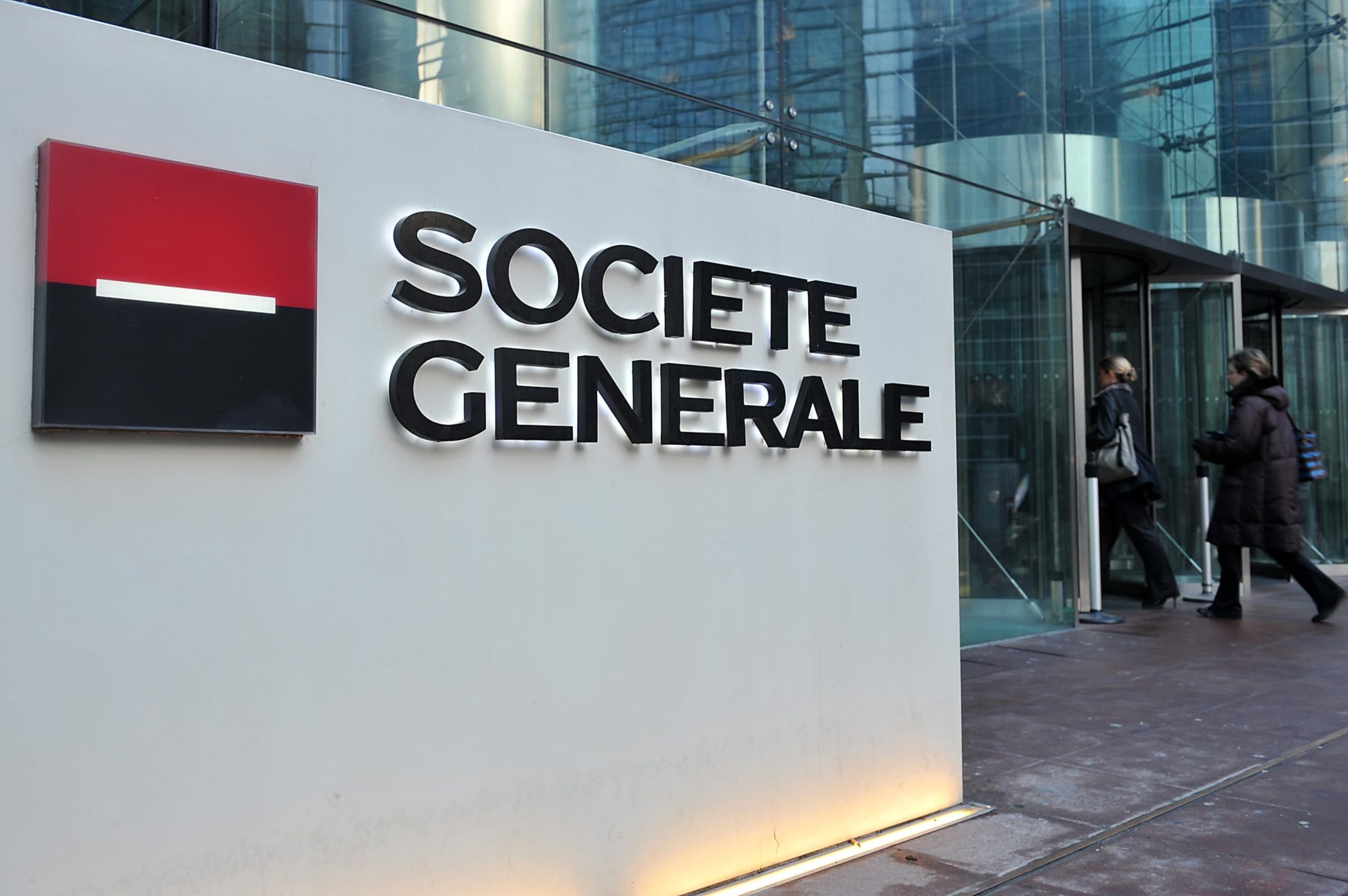 Societe Generale: Απαραίτητο ένα «ελαφρύ» πρόγραμμα για την Ελλάδα μετά τον Αύγουστο