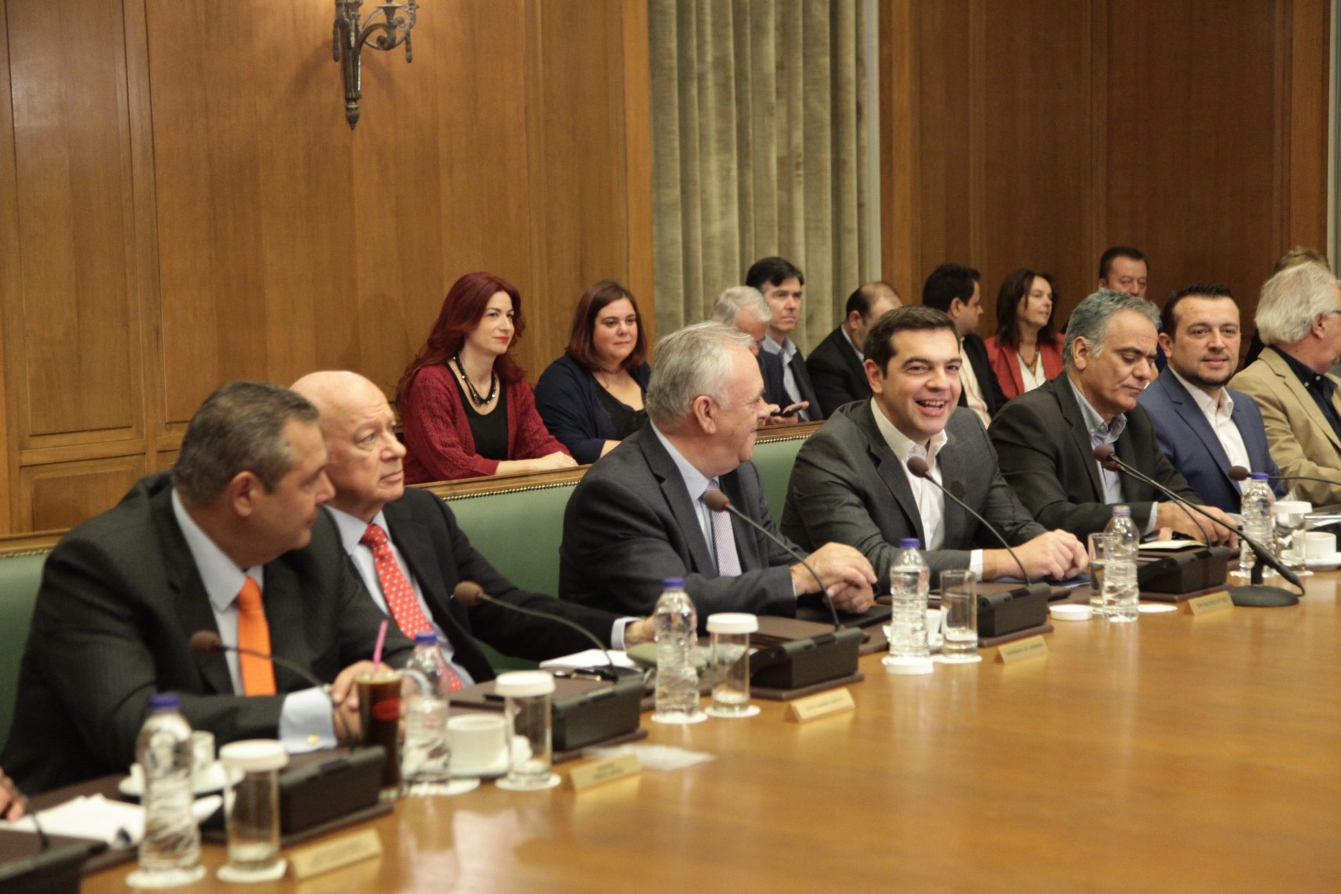 Συνεδριάζει σήμερα το υπουργικό για να «περάσουν» τα σκληρά μέτρα