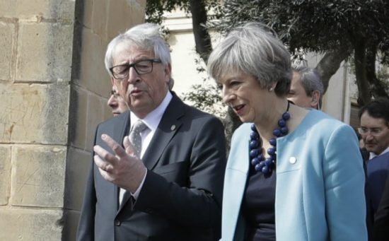 Γιούνκερ: Ελπίζω η Βρετανία να ξαναμπεί στην ΕΕ μετά το Brexit