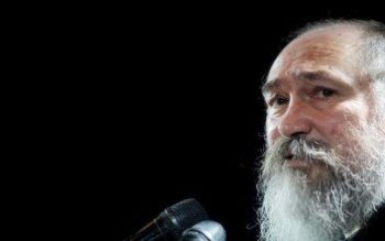 Πέθανε ο Τζίμης Πανούσης. «Στραβάδια, απολύθηκα»…