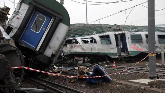 Δυο νεκροί κι 100 τραυματίες σε σύγκρουση τρένων στις ΗΠΑ