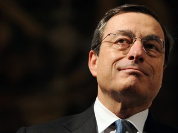 Μακρόν: Ο διάδοχος του Ντράγκι θα επιλεγεί με βάση την επάρκεια, όχι την εθνικότητα