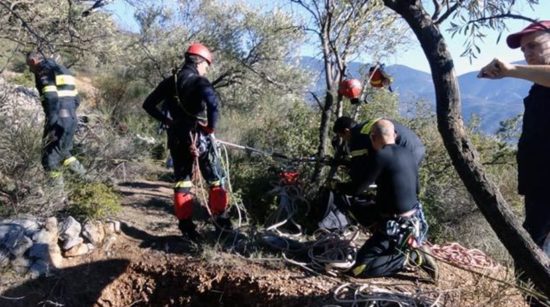 Νεκρός ο μοτοσικλετιστής που έπεσε με τη μηχανή του σε πηγάδι 40 μέτρων