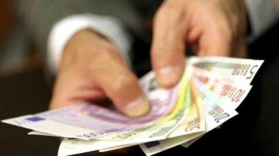 Προσφυγές εργαζομένων στις ΔΕΚΟ για επιστροφή των περικοπών