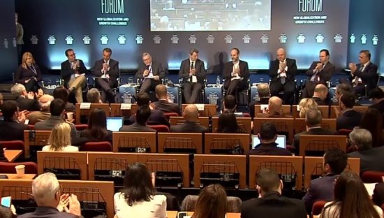 Ρέγκλινγκ και Κοστέλο στα πάνελ του Φόρουμ των Δελφών