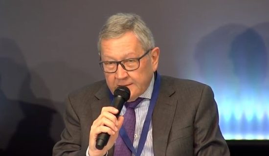 Ρέγκλινγκ: Mεταρρυθμίσεις και ανάπτυξη σημαντικότερα από την ελάφρυνση χρέους