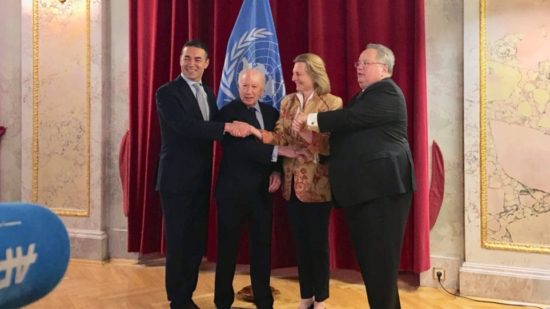 Κοτζιάς για την τριμερή: «Ελπίζω να κάνουμε θετικά βήματα σήμερα»