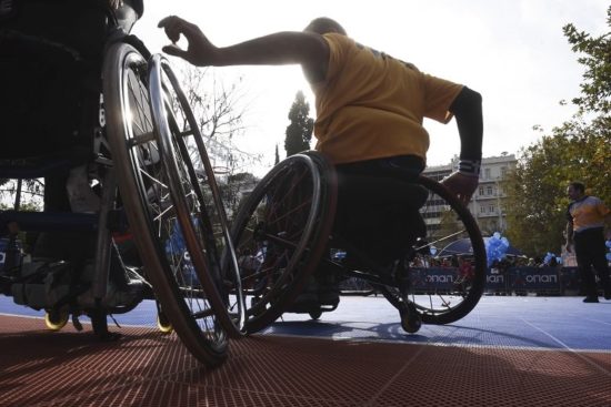 «Δεν θα περικοπούν τα αναπηρικά επιδόματα» λέει ο Οργανισμός
