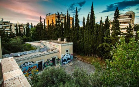 Βίλα Ιόλα: Η 30ετία της εγκατάλειψης και το «πράσινο φως» της Κονιόρδου