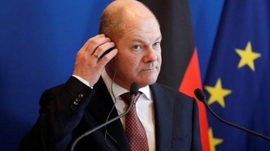 Ο Σολτς δεν άνοιξε τα χαρτιά του για την Ελλάδα στο Eurogroup