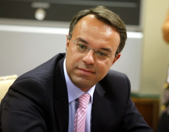 Σταϊκούρας: Οδηγούν σε ασφυξία την οικονομία, «σκουπίζουν» πάλι διαθέσιμα φορέων