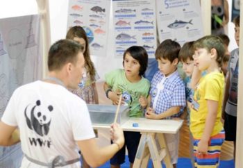 Η κινητή βιωματική έκθεση του WWF Ελλάς για τη διατροφή, συνεχίζεται στην Μυτιλήνη τον Απρίλιο