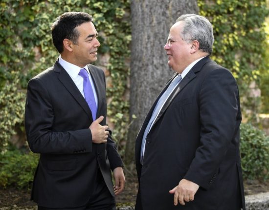 Σε εξέλιξη η κρίσιμη συνάντηση Κοτζιά-Ντιμιτρόφ στην Οχρίδα