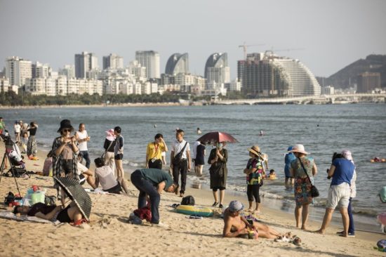 Το Πεκίνο καταργεί τη visa και για Έλληνες τουρίστες, στην «Χαβάη της Κίνας»