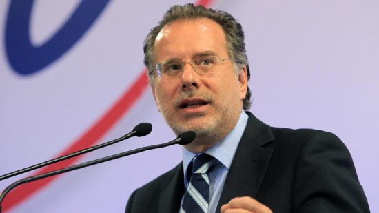 Κουμουτσάκος: Διπλωματική διγλωσσία της κυβέρνησης στο θέμα της Συρίας