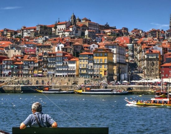 Η Πορτογαλία έτοιμη να βγει από τον 25ετη κύκλο των ελλειμμάτων της