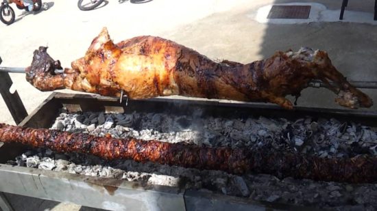 Λέσβος: Πασχαλινό γλέντι για τους Χριστιανούς πρόσφυγες