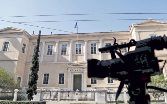 Αύριο από το ΣτΕ το κρίσιμο «ΟΚ» για τις τηλεοπτικές άδειες