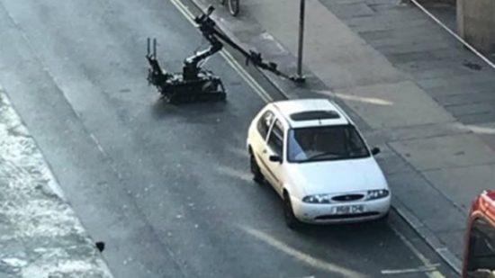 Σε ελεγχόμενη έκρηξη βόμβας κατέφυγαν στο Λονδίνο