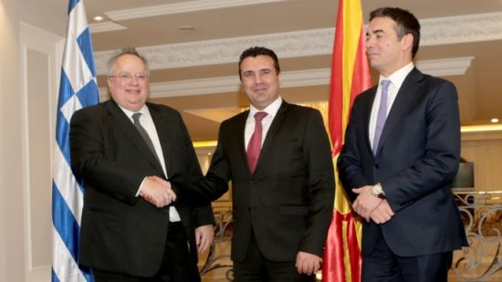 Συμφωνία στο Σκοπιανό βλέπει ο Κοτζιάς
