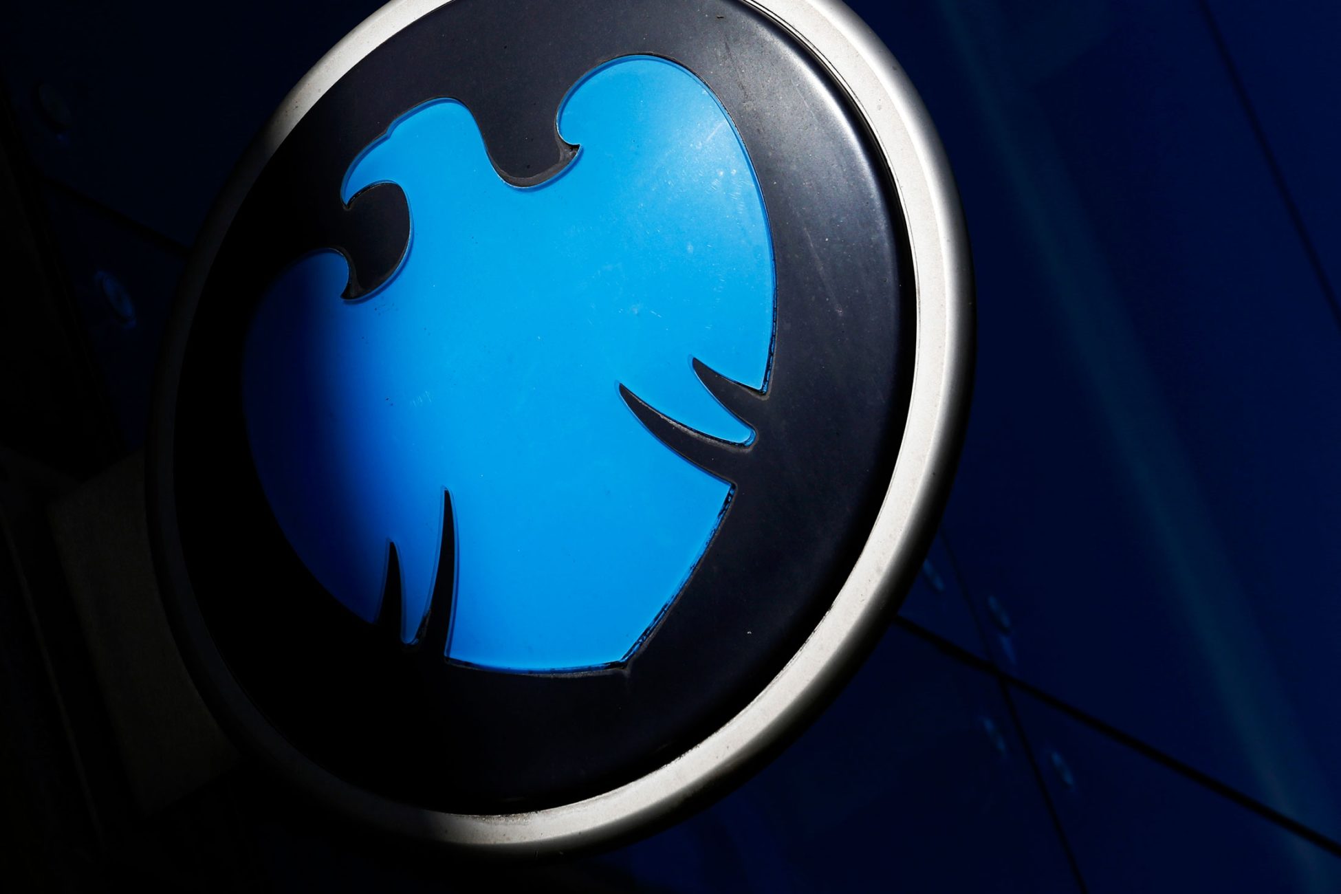 Η Barclays εξετάζει πιθανή συγχώνευση με την StanChart, γράφουν οι FT