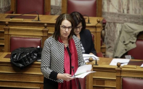 Παπανάτσιου: «Παράθυρο» στην κατάργηση του ΕΦΚ στο κρασί