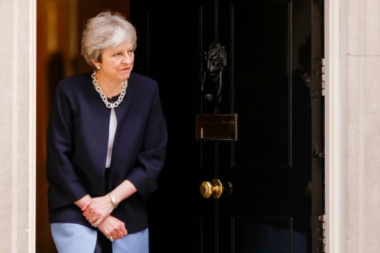 Το μυστικό της Μέι έναντι των εσωκομματικών αντιπάλων της για το brexit