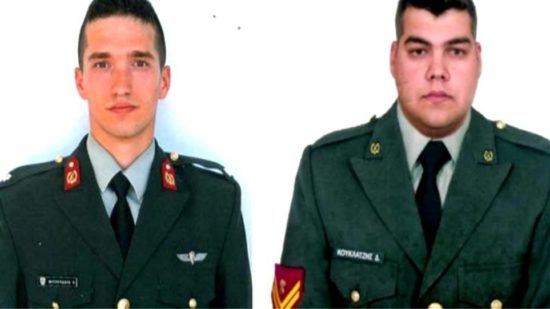 Τους δύο Έλληνες στρατιωτικούς επισκέφθηκε ο Μανώλης Κεφαλογιάννης