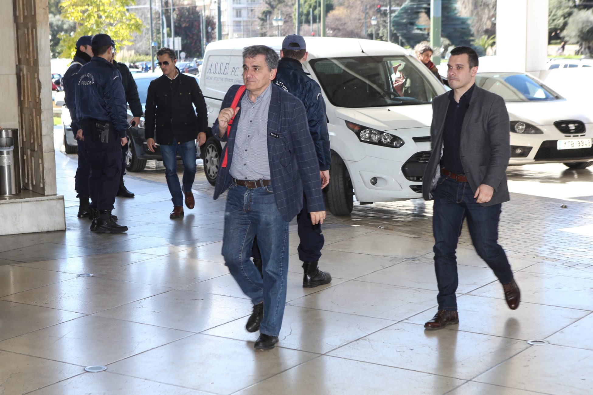 Τελειώνουν οι διαπραγματεύσεις: Νέες αντικειμενικές κι υψηλά πλεονάσματα ως το 2022