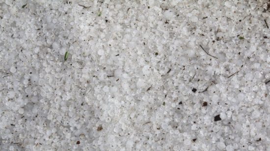 Μεγάλες ζημιές από το χαλάζι σε Τρίκαλα, Καρδίτσα – Σε απόγνωση οι παραγωγοί