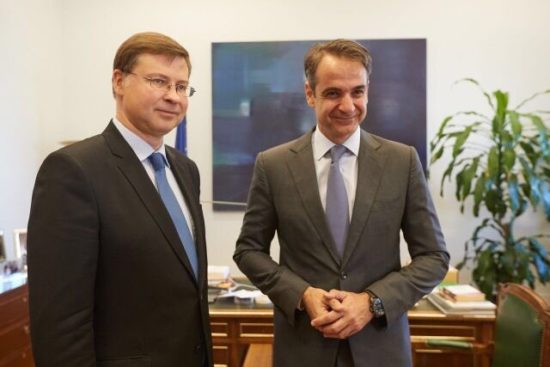 Ντομπρόβσκις: Ισχυρή η δέσμευση Μητσοτάκη για μεταρρυθμίσεις μετά το πρόγραμμα