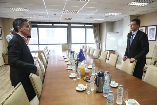 Μέτρα ελάφρυνσης μόνο με τήρηση των υπεσχημένων